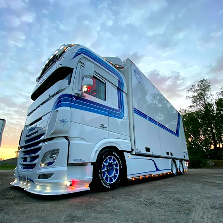 Spansk lampa vit röd till lastbil Scania Volvo